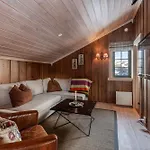 Large With Spectacular Views In * 게일로